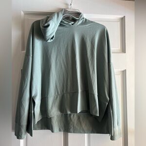 Mondetta, lightweight, medium, hooded performance shirt